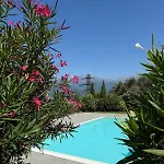 Bluelow Lakeview House Apartman